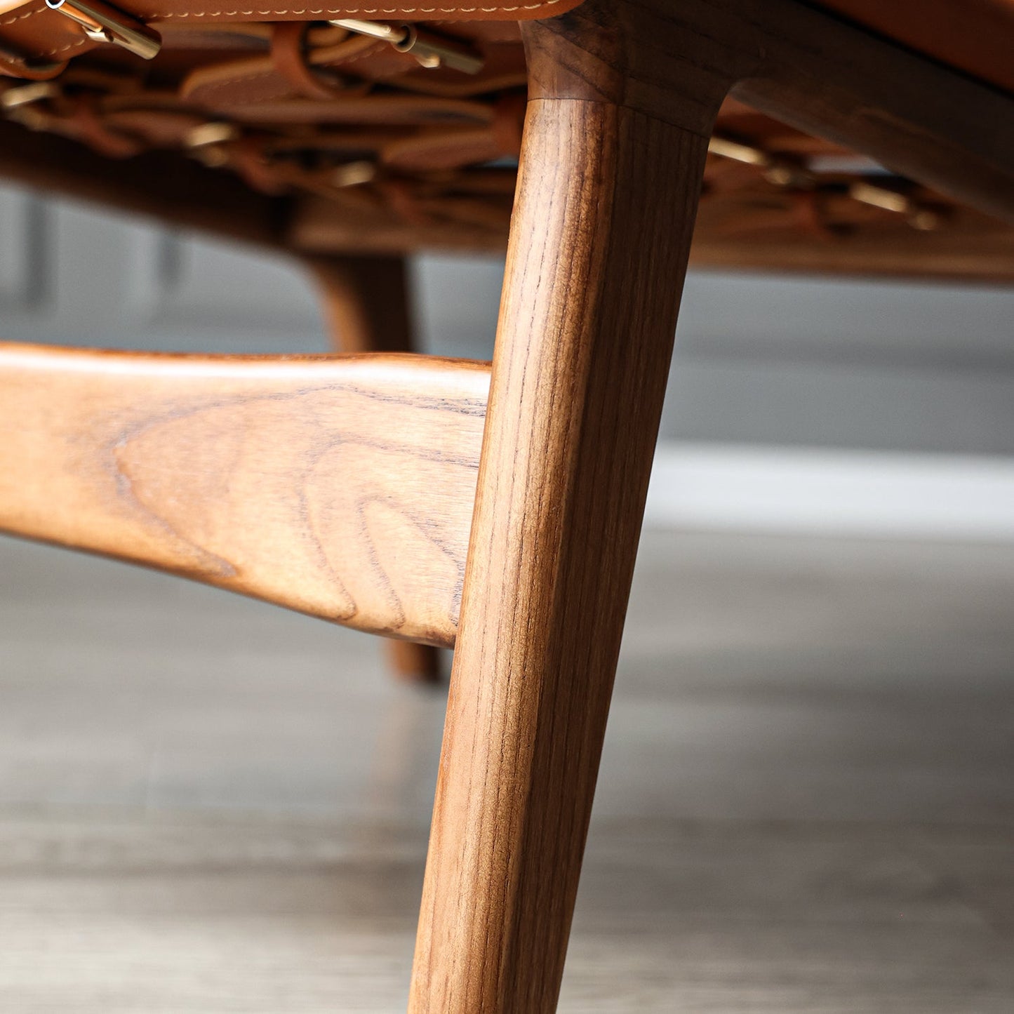 Sagrada Chair, Chestnut Leather Premium Lounge Chair