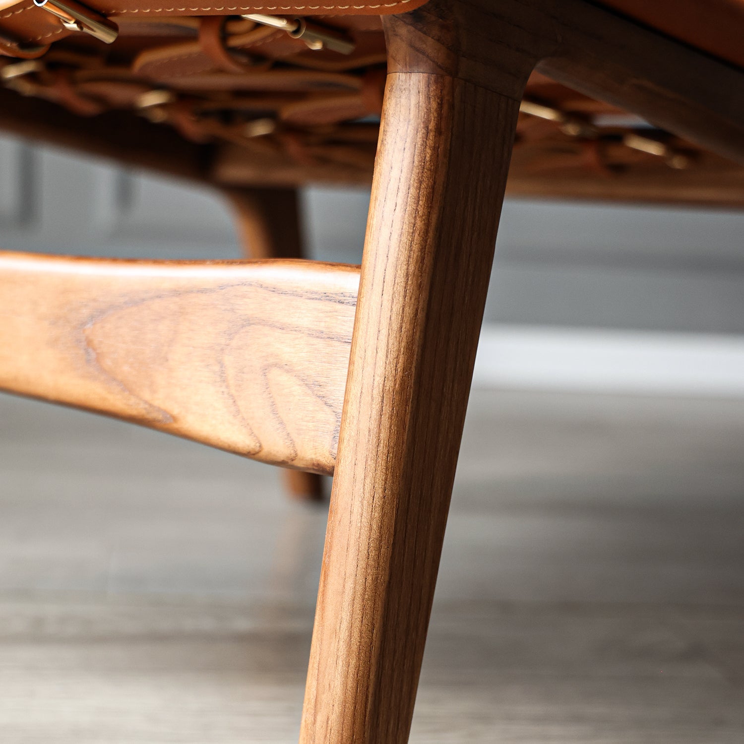 Sagrada Chair, Chestnut Leather Premium Lounge Chair