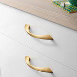 Contemporary Curve Zinc Alloy Kitchen Cabinet Handles