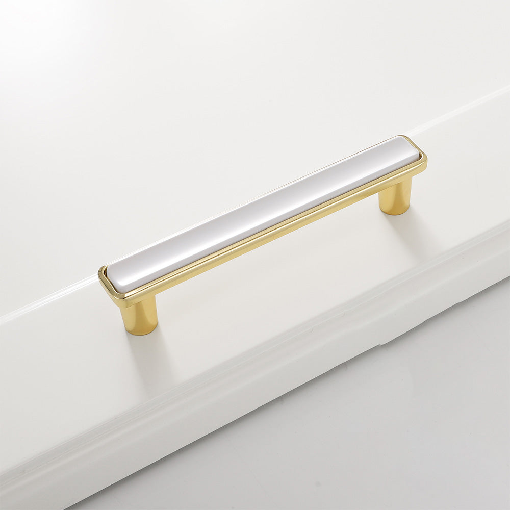 Modern Knobs and Pulls for Cabinets