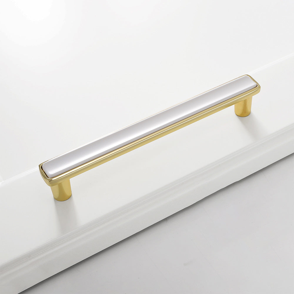 Modern Knobs and Pulls for Cabinets
