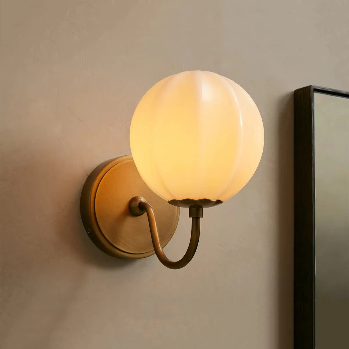 Agnes Gooseneck Sconce