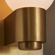Casen Sconce