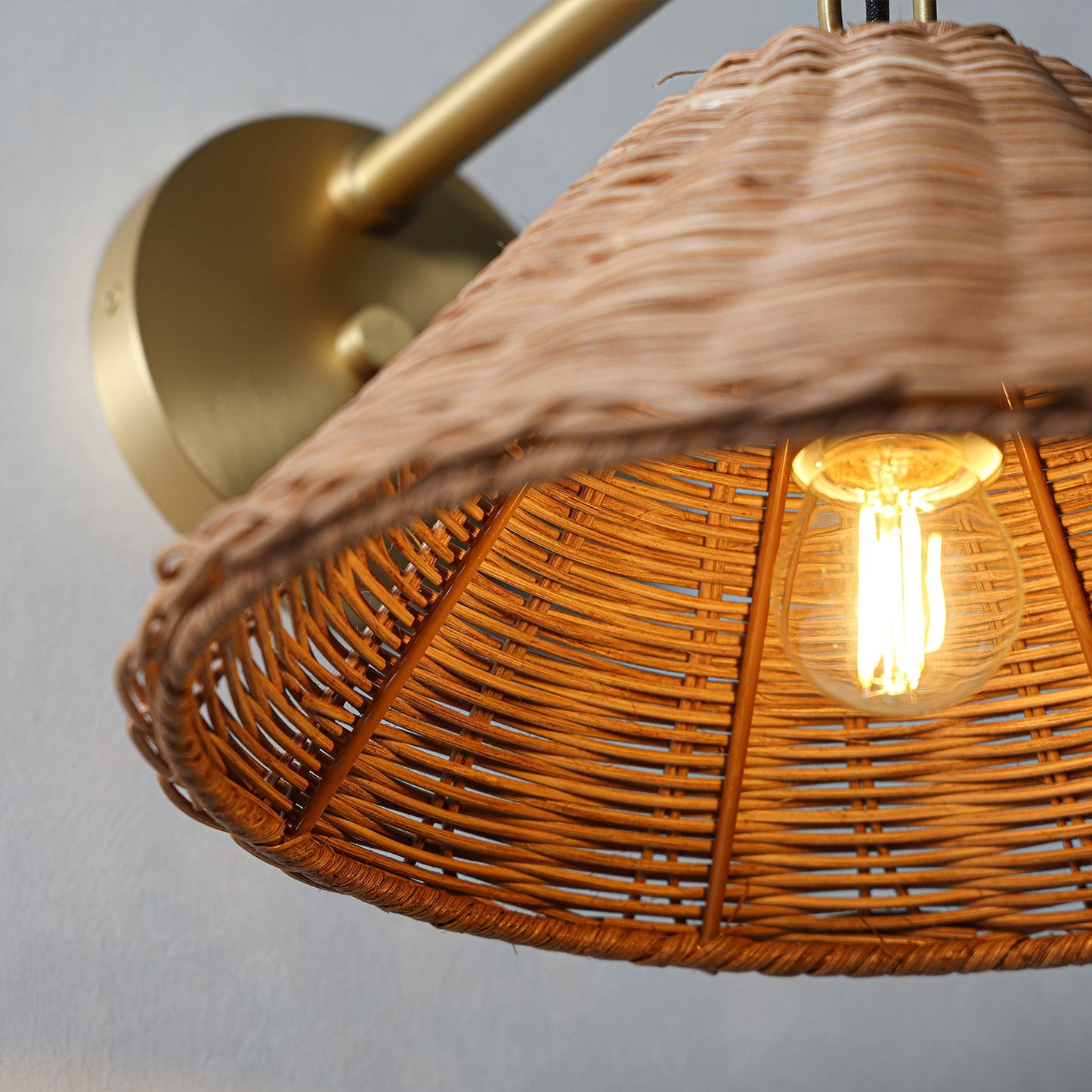 Dalia Sconce
