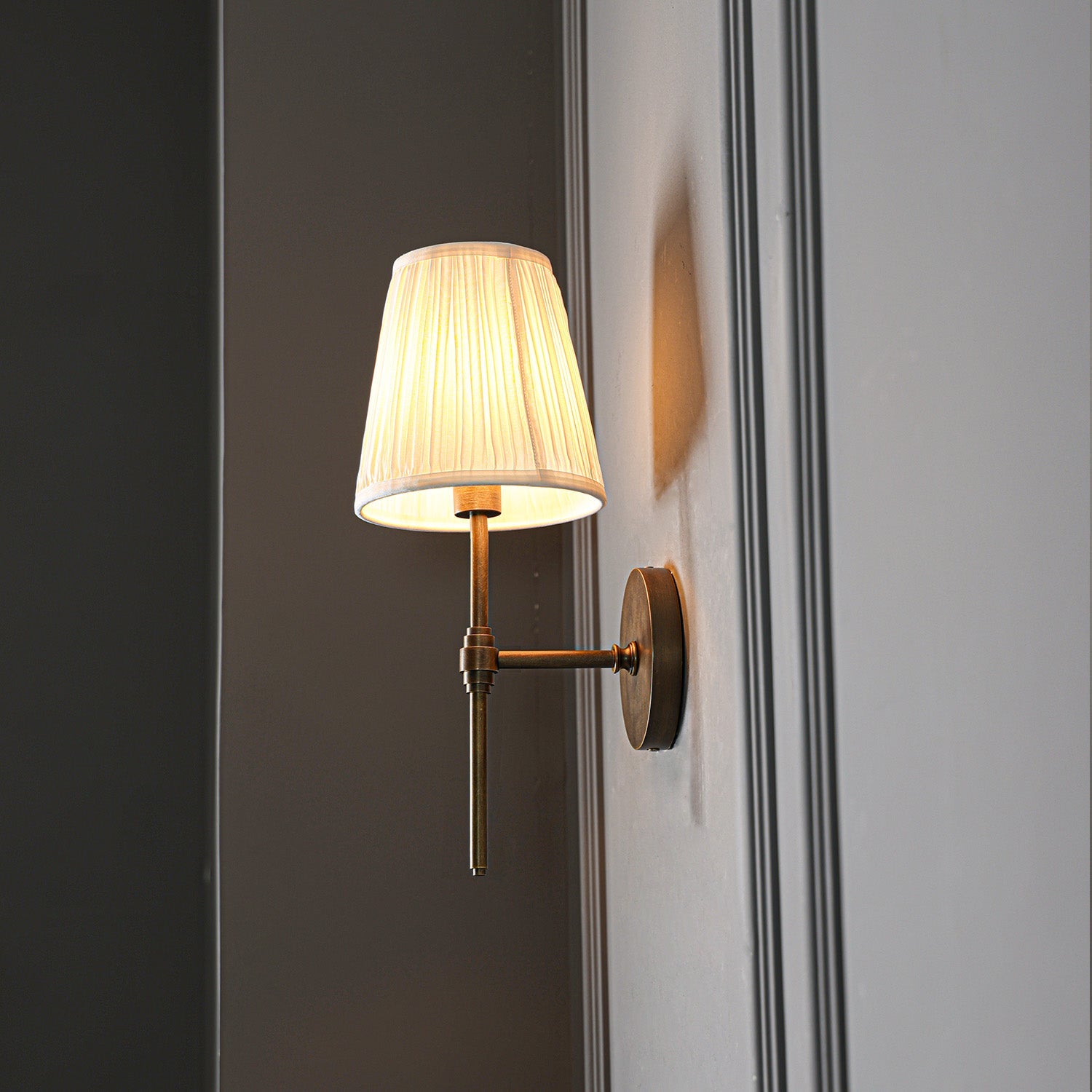 Isobella Wall Light