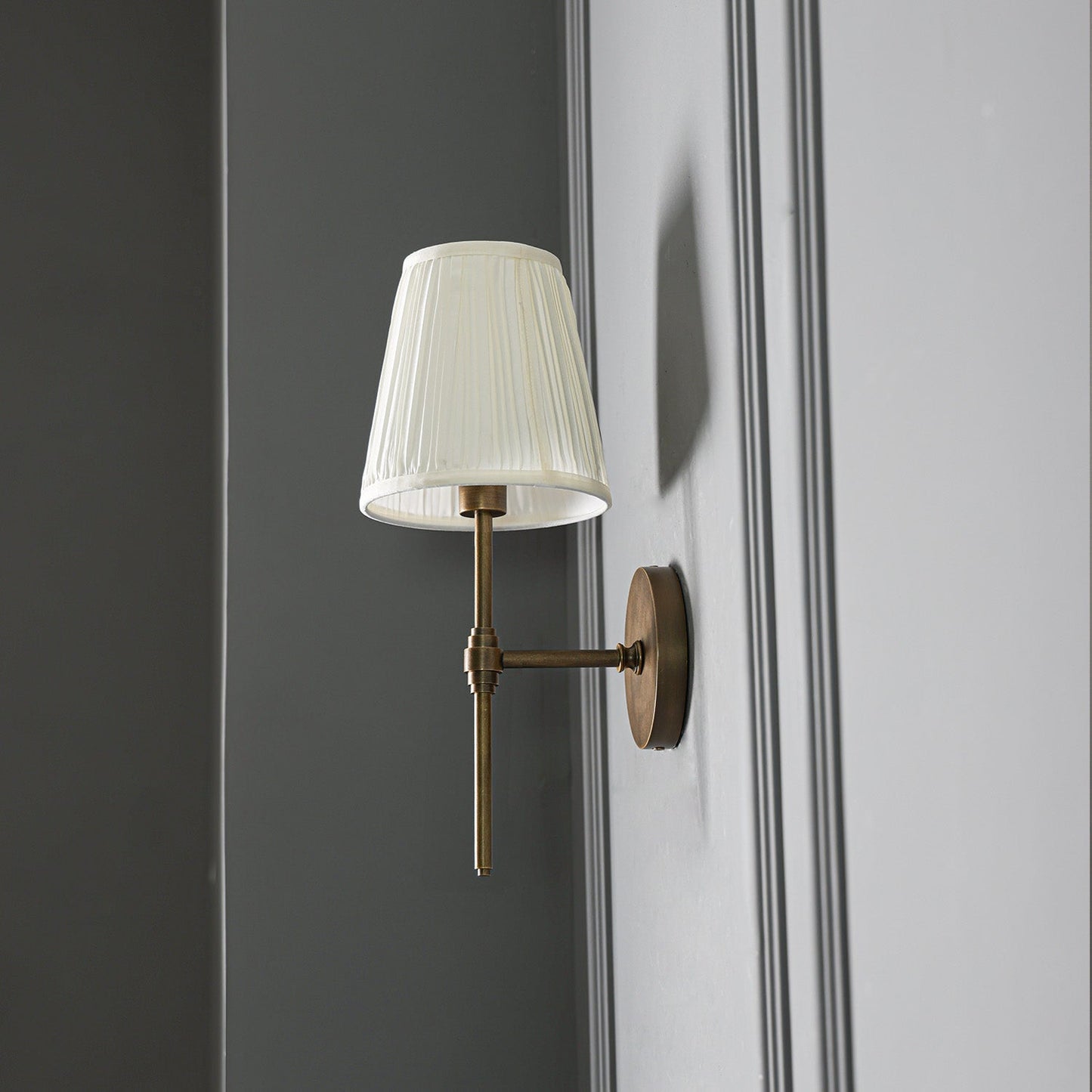 Isobella Wall Light