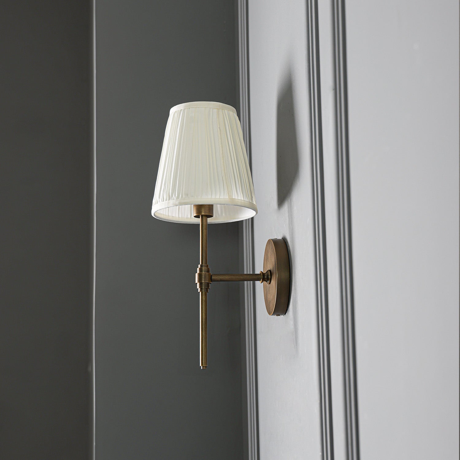 Isobella Wall Light