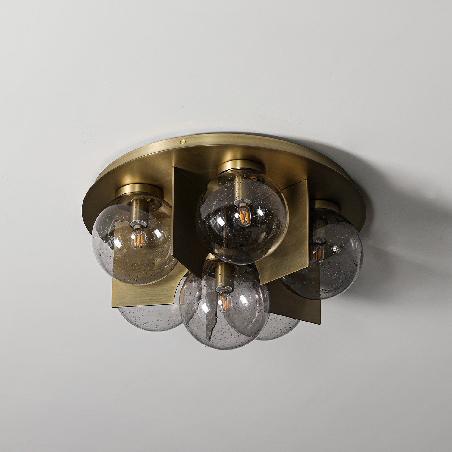 Lois Flush