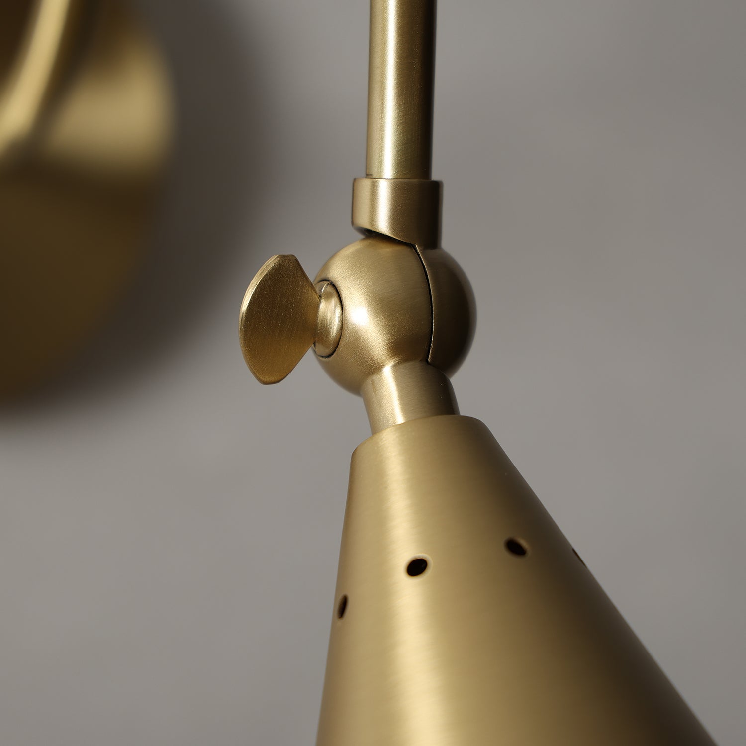Lupe Sconce