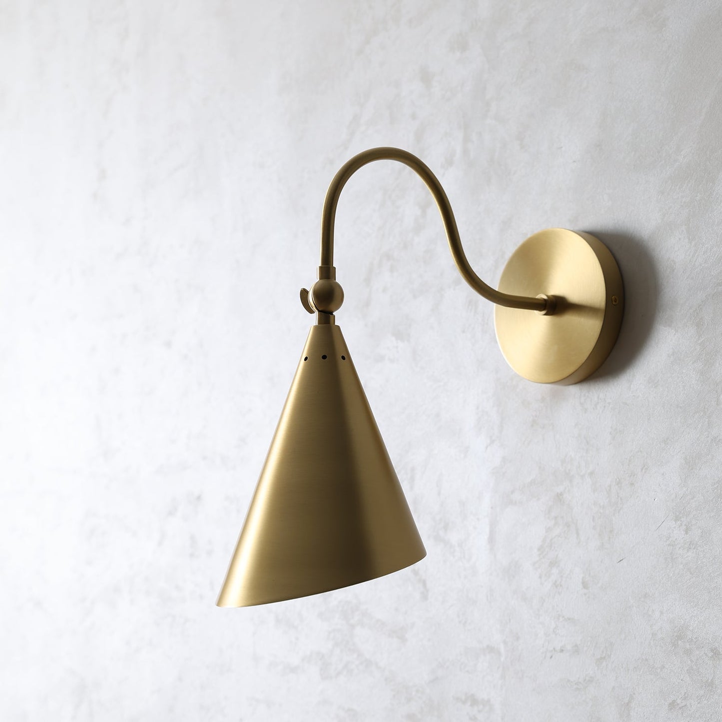 Lupe Sconce