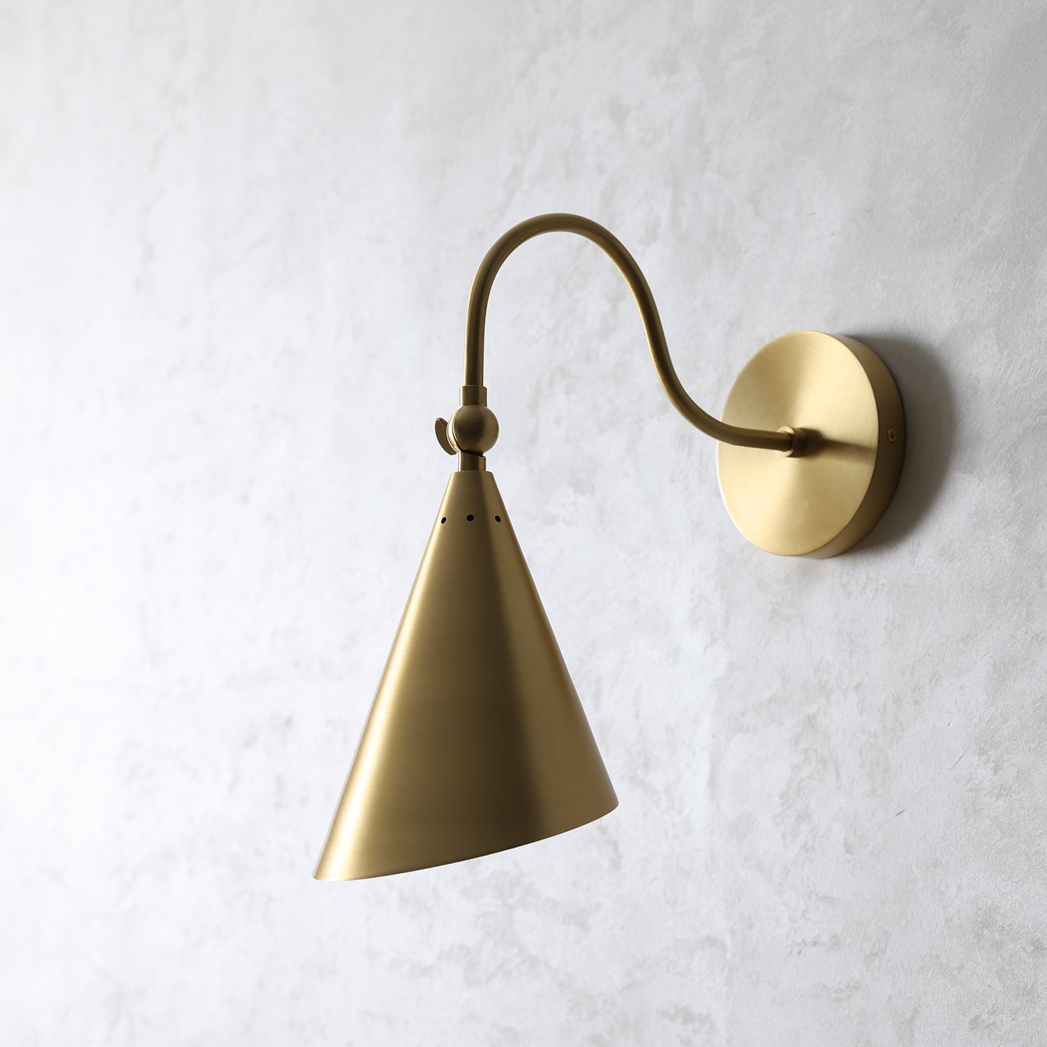 Lupe Sconce