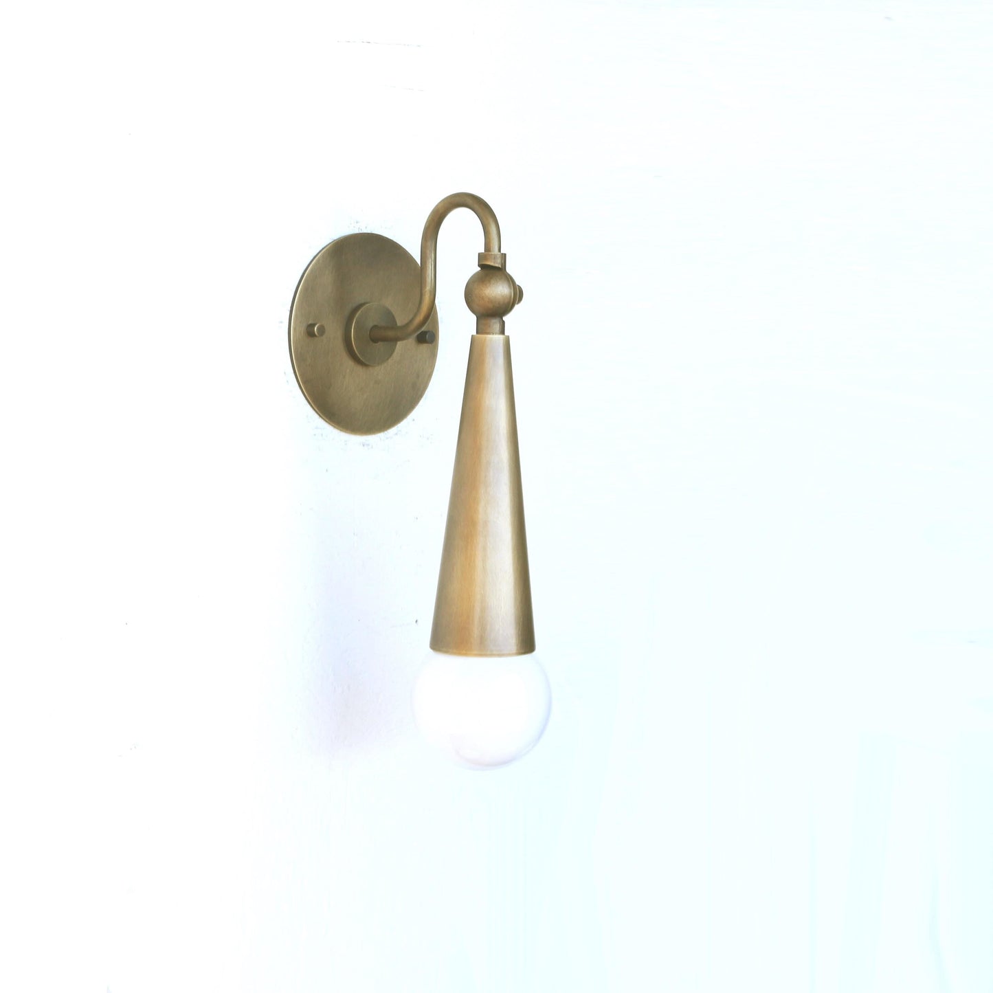 One-Light Slim Trumpet Brass Wall Sconce