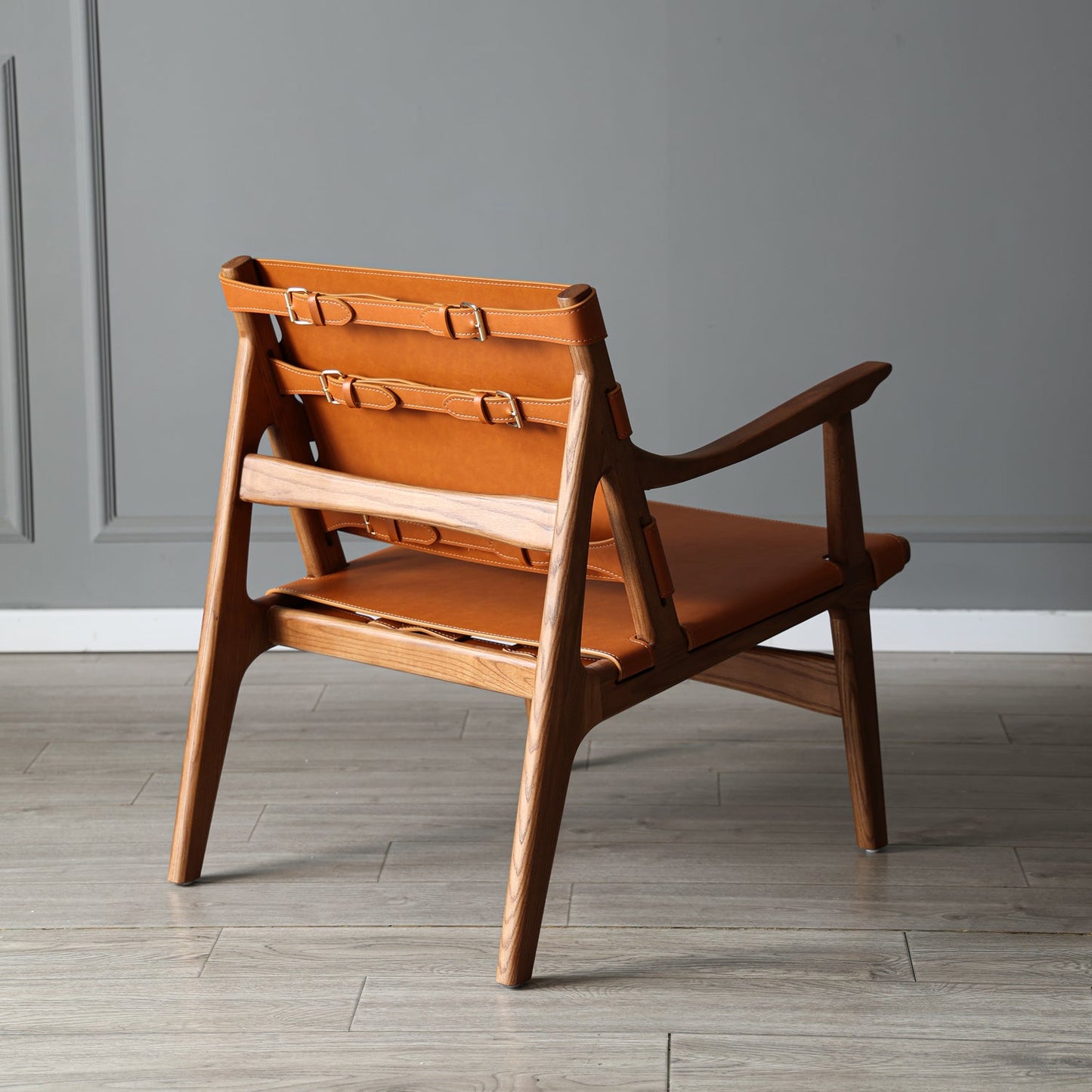 Sagrada Chair, Chestnut Leather Premium Lounge Chair