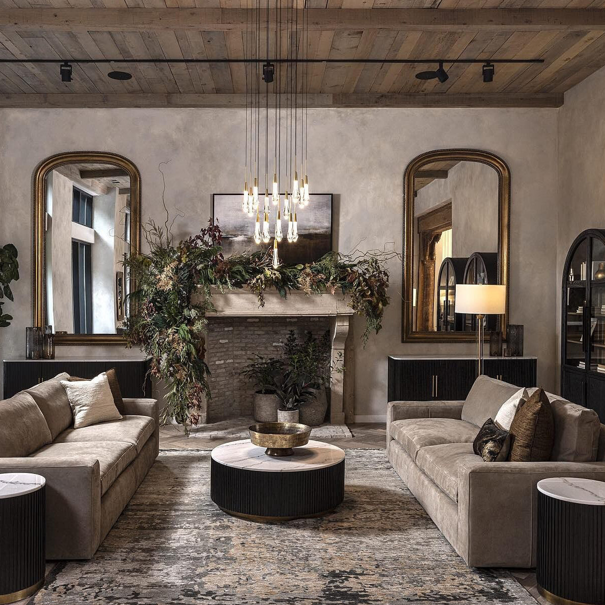 Soltaire Round Chandelier