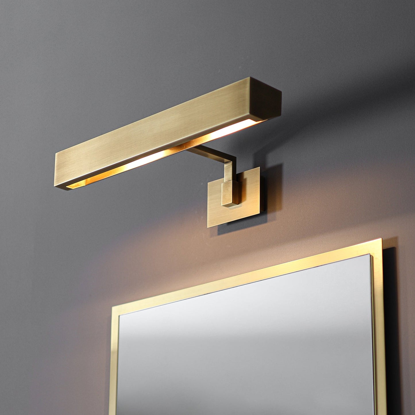 Vella Quadra Picture Light 18"
