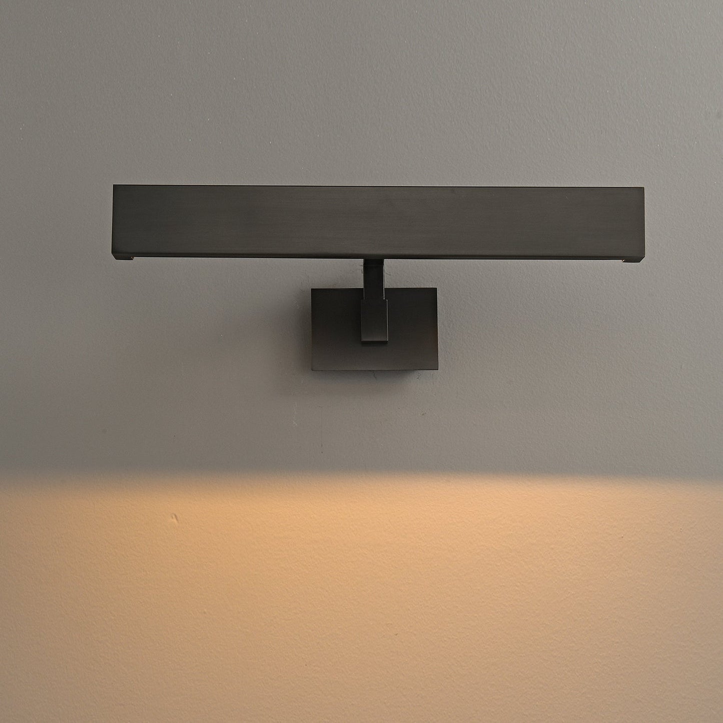 Vella Quadra Picture Light 18"