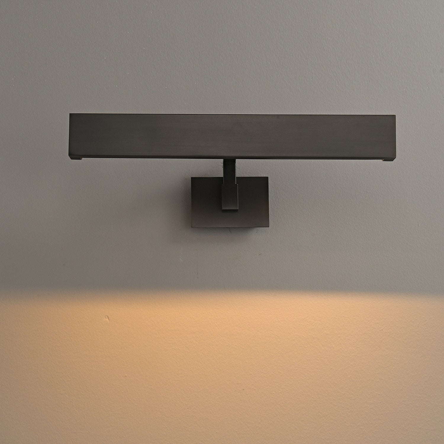 Vella Quadra Picture Light 18"