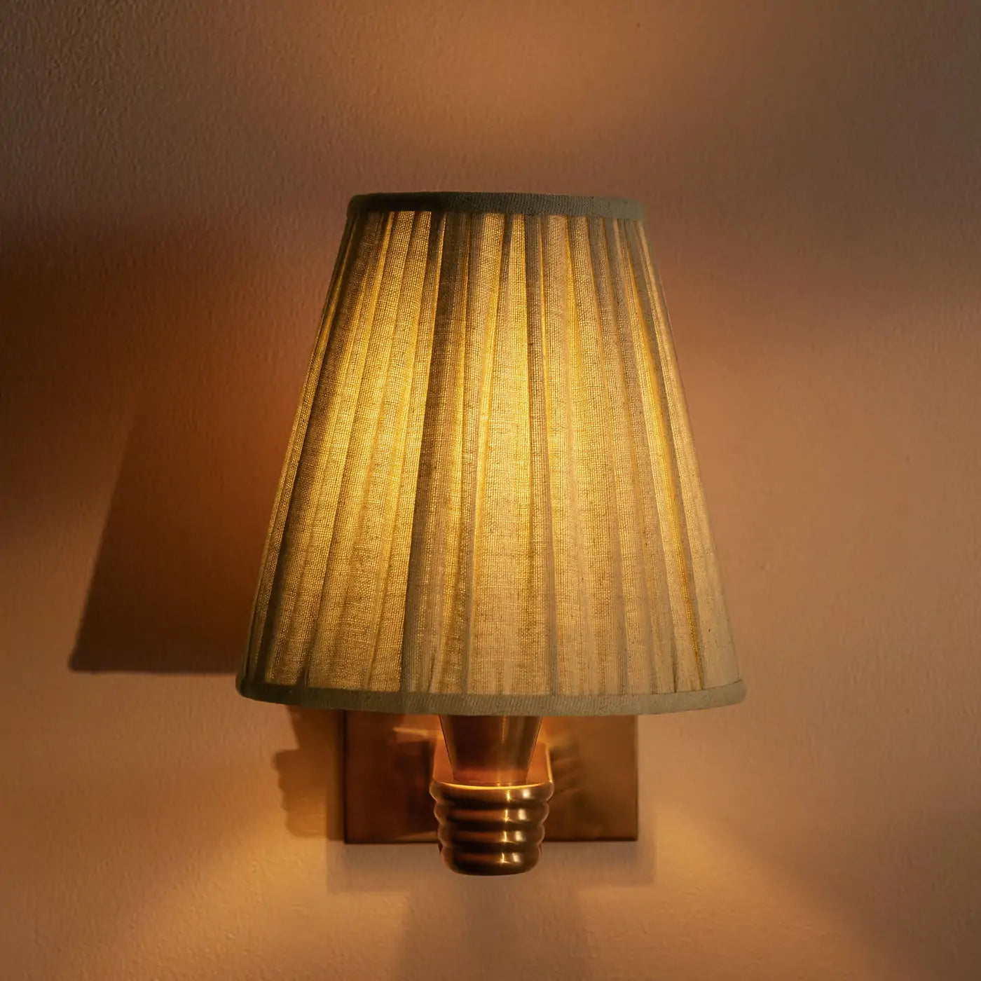 Viola Wall Light