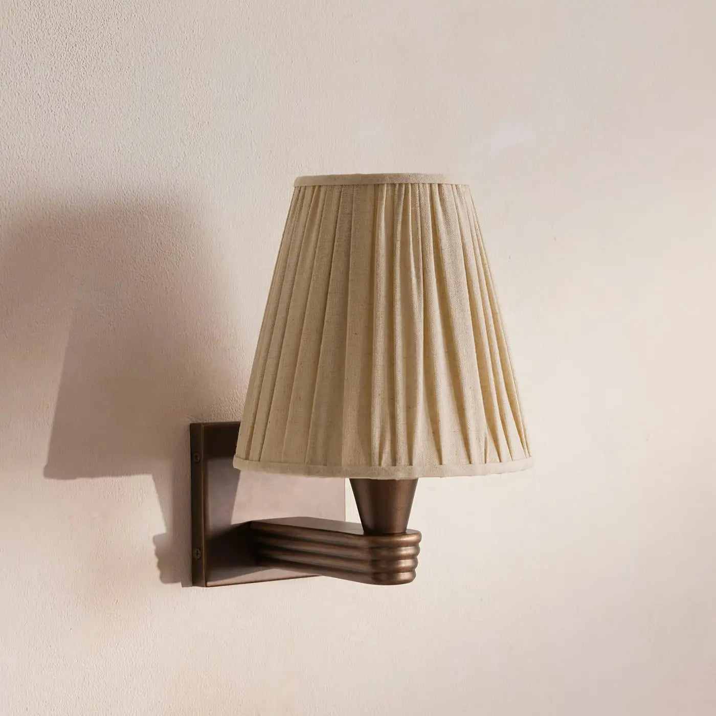 Viola Wall Light