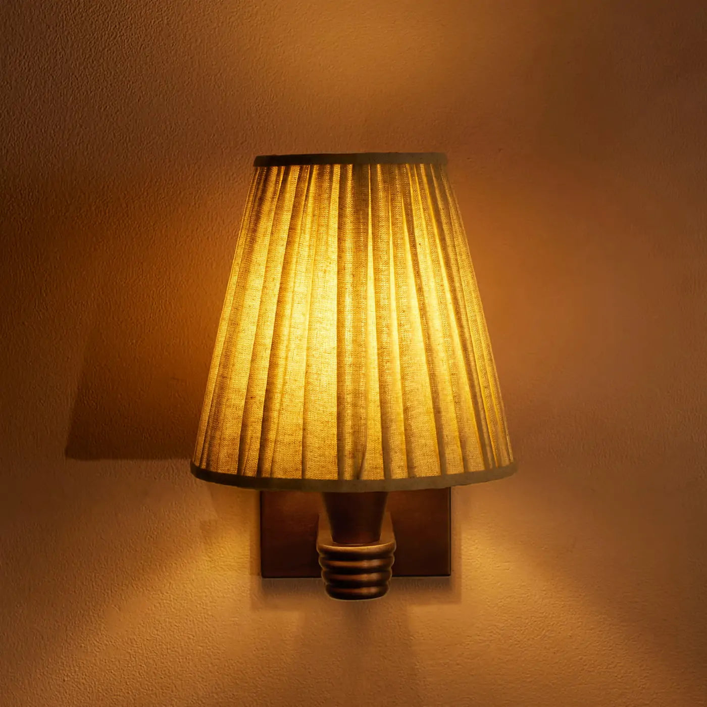 Viola Wall Light